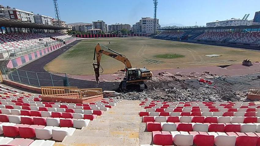 Van Atatürk Stadyumu'nda yıkım başladı! Yerine 15 bin kişilik dev kompleks geliyor!