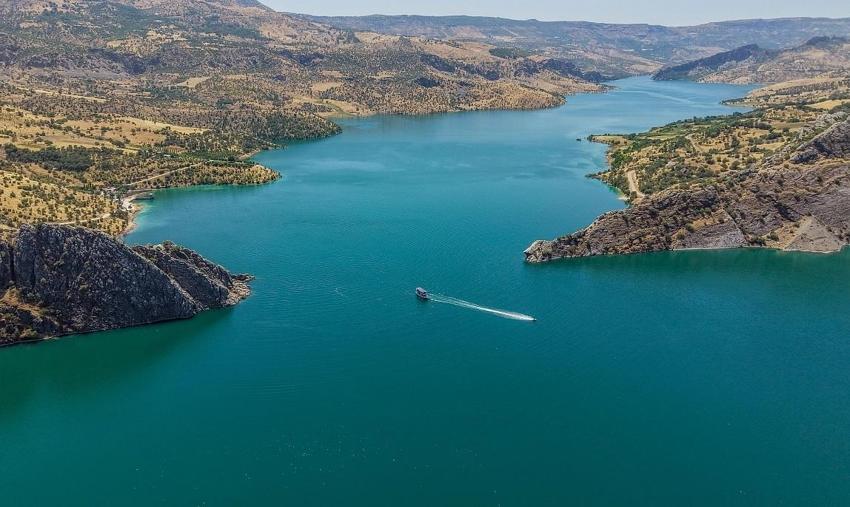 Güneş enerjili tekneyle 4 ili birleştiriyor: Malatya'nın doğal güzelliği keşfediliyor!