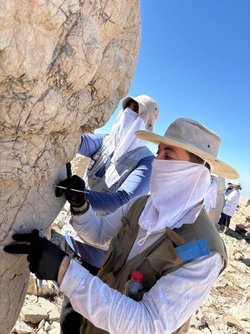 Nemrut'un dev heykellerine nanoteknolojik çözeltili koruma: 5 yıl sürecek