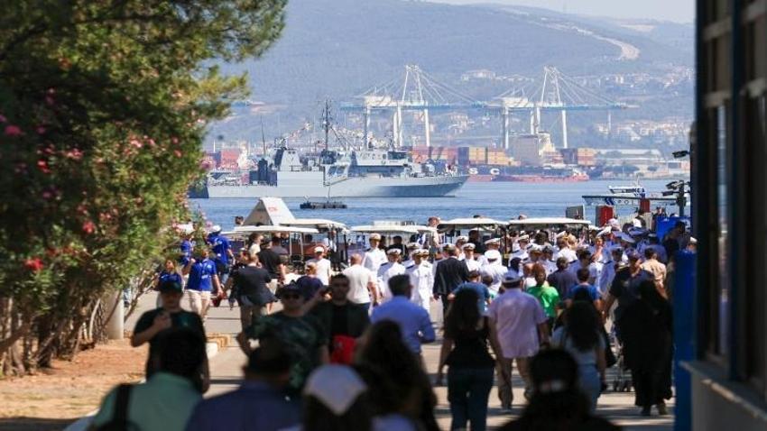 TEKNOFES Mavi Vatan Gölcük'te başladı: Gurur tablosuna yüzbinler şahit oldu