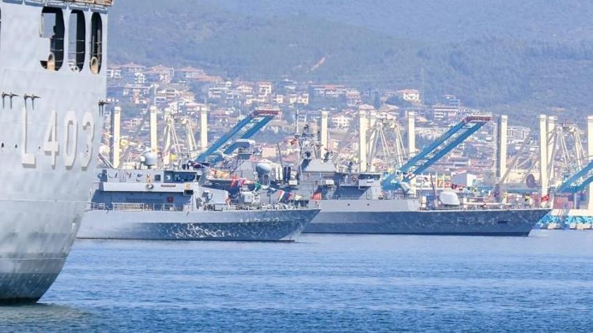 TEKNOFES Mavi Vatan Gölcük'te başladı: Gurur tablosuna yüzbinler şahit oldu