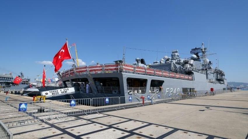 TEKNOFES Mavi Vatan Gölcük'te başladı: Gurur tablosuna yüzbinler şahit oldu