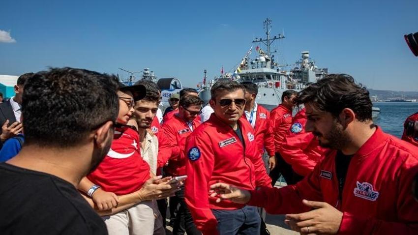 TEKNOFES Mavi Vatan Gölcük'te başladı: Gurur tablosuna yüzbinler şahit oldu