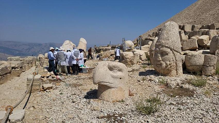 2 bin yıllık dev heykeller özel teknoloji ile korunuyor: UNESCO mirası Nemrut Dağı'nda tarihi seferberlik başladı!