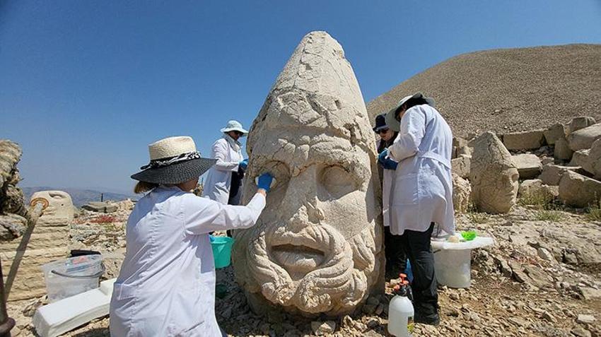 2 bin yıllık dev heykeller özel teknoloji ile korunuyor: UNESCO mirası Nemrut Dağı'nda tarihi seferberlik başladı!