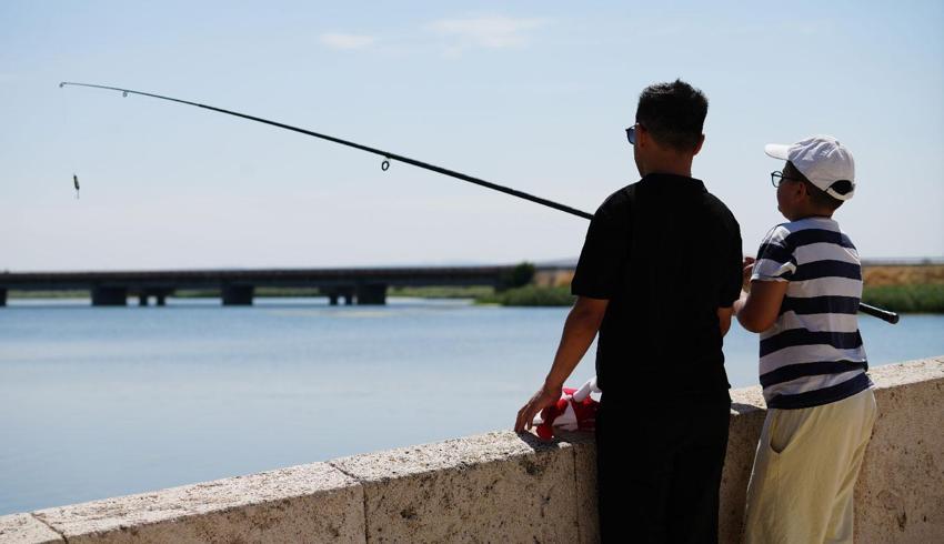 Türkiye'nin en uzun nehri Kızılırmak hareketlendi: Valilik uyarmıştı, barajlardaki su bırakılınca seviye yükseldi