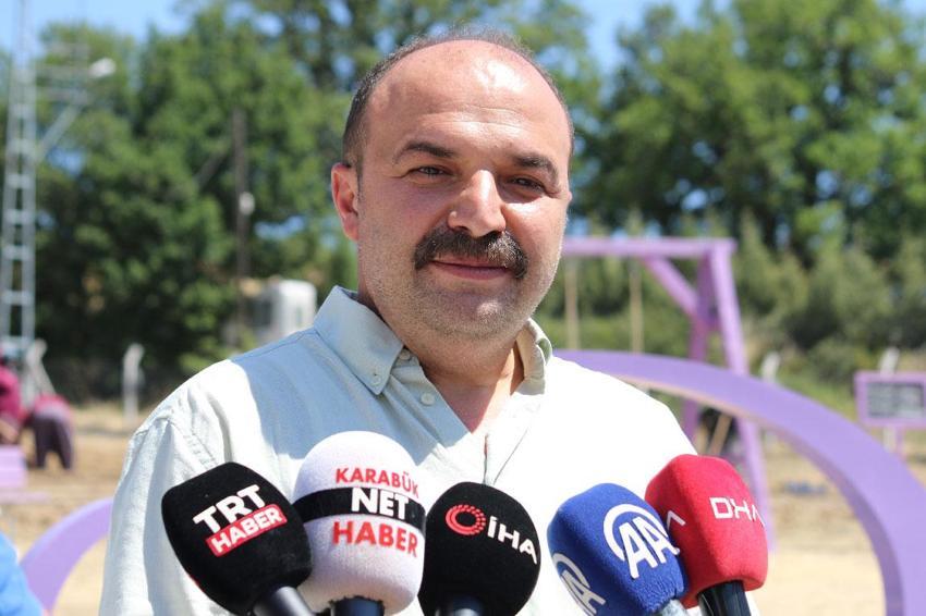 Kilogramı 650 bin liradan satılan 500 kilo safran soğanı Safranova'da 7 dekarlık alana dikildi