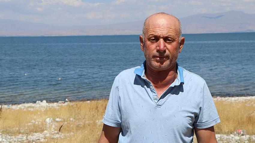 Görenler boyalı sanıyor: Van Gölü'nün suyu çocukları doğal sarışına çeviriyor!
