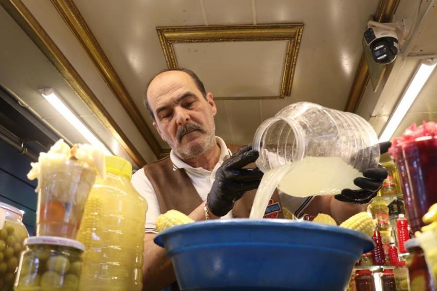 Sivas'ta yok artık dedirten lezzet! Sosyal medya akımı tezgahlara taşındı, kilosu 300 TL'den kapış kapış gidiyor!