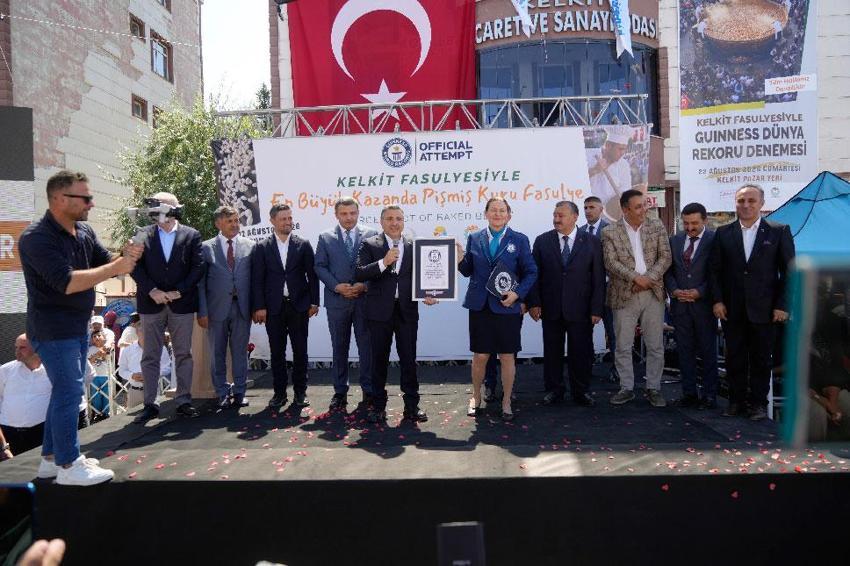 Dünya rekoru Kelkit’te tek kazanda 6 bin 840 litre kuru fasulyeyle kırıldı