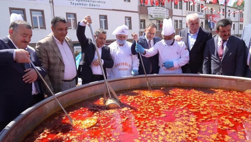 Dünya rekoru Kelkit’te tek kazanda 6 bin 840 litre kuru fasulyeyle kırıldı