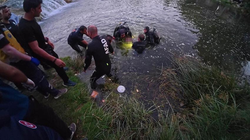 Piknik yerinde akarsuya kapılan ailesini kurtarmaya çalışan baba hayatını kaybetti