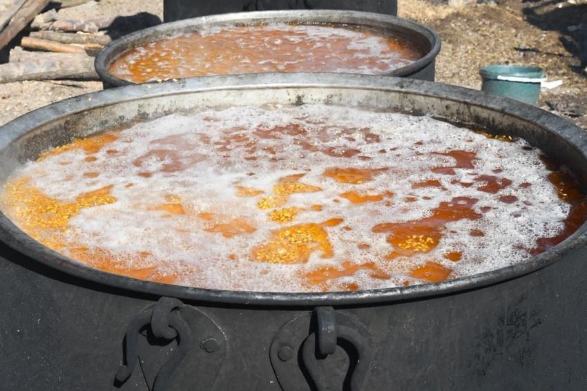Yozgat'ta kazanlar kaynamaya başladı: Hedik yapımı için yoğun mesai harcanıyor