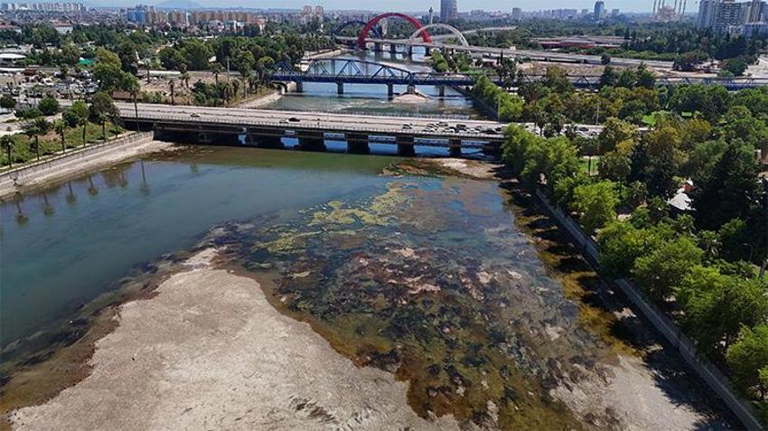 Seyhan Nehri’nde sular çekildi! Otaya çıkan görüntüler vatandaşları isyan ettirdi: Bu görüntüler sadece Türkiye’de var