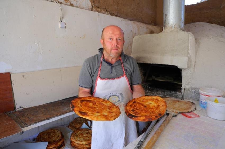 160 yıllık ekmeği böyle yapıyorlar: Kahramanmaraş'ta 10 aile yapıyor