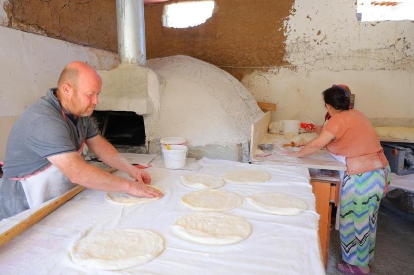 160 yıllık ekmeği böyle yapıyorlar: Kahramanmaraş'ta 10 aile yapıyor