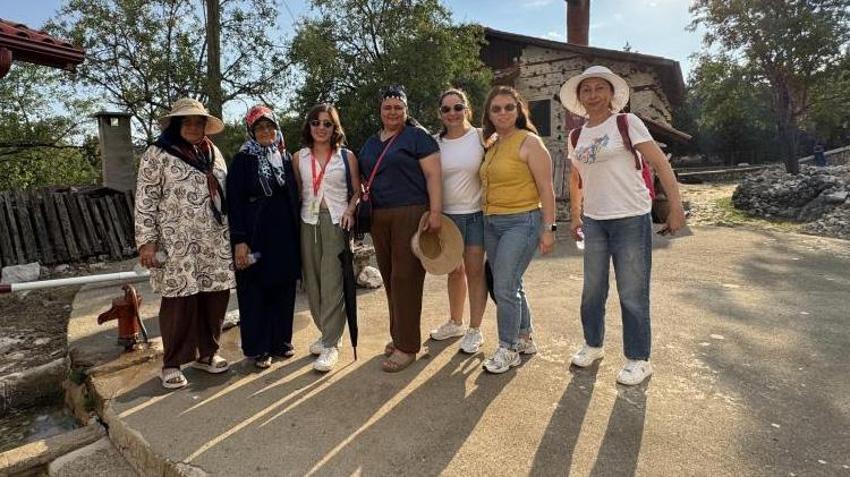 Hukuk diplomasını aldı rotasını o mesleğe çevirdi! Şimdi turistlere Anadolu’yu anlatıyor
