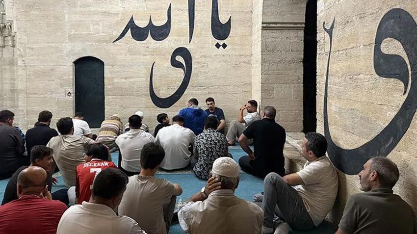EN GÜZEL MEVLİD KANDİLİ MESAJLARI | Ayetli, Hadisli ve Dualı Mevlid Kandili Mesajları: Aileye, anneye, dostlara gönderilecek mesajlar