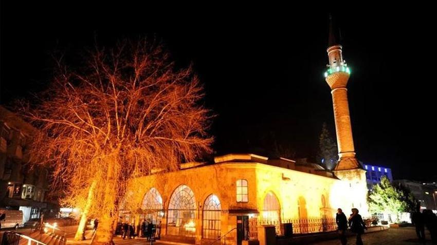 EN GÜZEL MEVLİD KANDİLİ MESAJLARI | Ayetli, Hadisli ve Dualı Mevlid Kandili Mesajları: Aileye, anneye, dostlara gönderilecek mesajlar