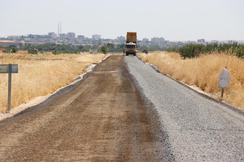 Şanlıurfa’da 4 mahalleyi birbirine bağlayan yol yenilendi