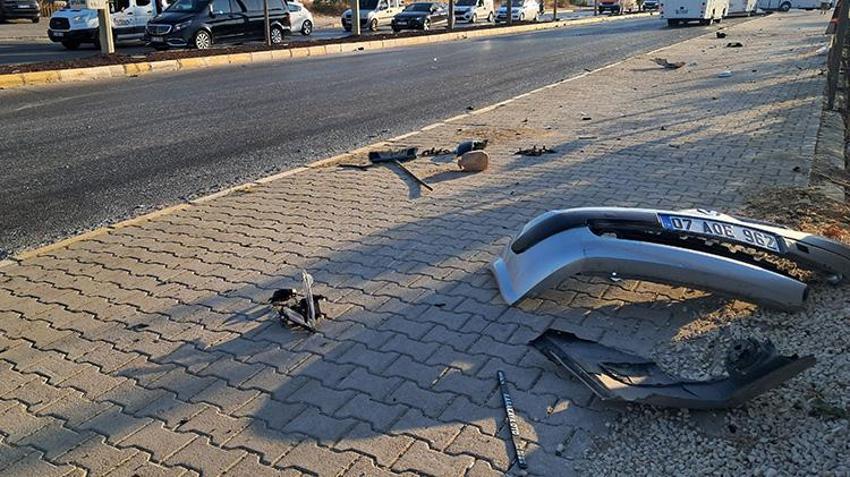 Antalya'da acı olayo: Kazazedelere yardım etmeye gitti, oğlunun cansız bedeniyle karşılaştı