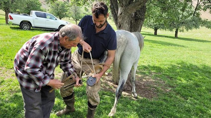 Dededen toruna yarım asırlık emek: Çırak bulamasa da mesleğini bırakmıyor!
