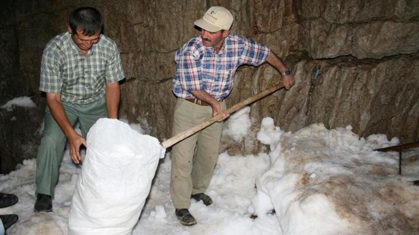 Antalya’da asırlık sır! Buzdolabını unuttular: Üretip 30 metre derinlikte saklıyorlar