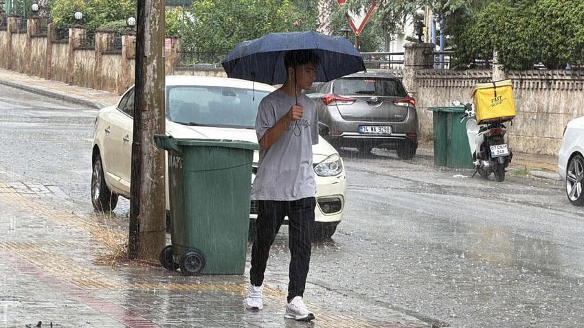 Sıcaklıklar düşüyor, gök gürültülü sağanak yağış geliyor! Meteoroloji tarih verdi, Prof. Dr. Orhan Şen uyardı