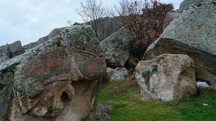 Afyonkarahisar’da Frig Vadisi’ndeki dev kaya yapılarının sırrı ne? Aslantaş, Yılantaş ve Maltaş'ın gizemi yıllar sonra çözüldü
