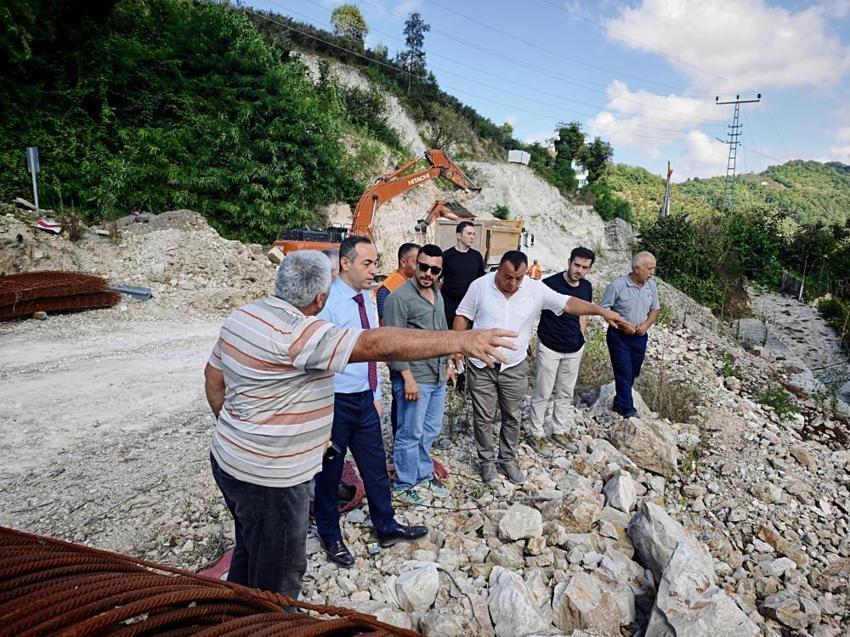 Şubat ayındaki heyelan yolu uçurmuştu! İç Anadolu bağlantı yolunda tarihi mesai! Çalışmaları hız kazandı: Yakında açılıyor