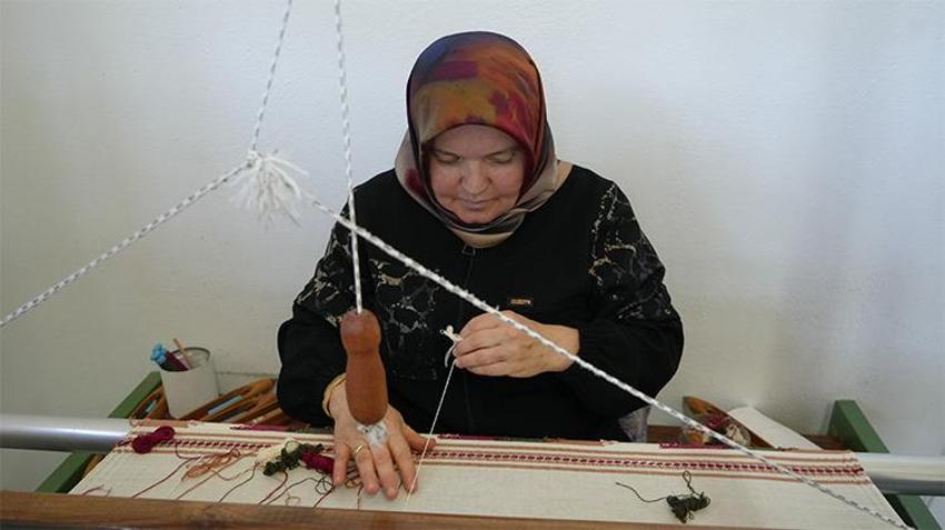 Evinin bir odasını üretim atölyesine çevirdi! Türkiye'nin dört bir yanına satıyor