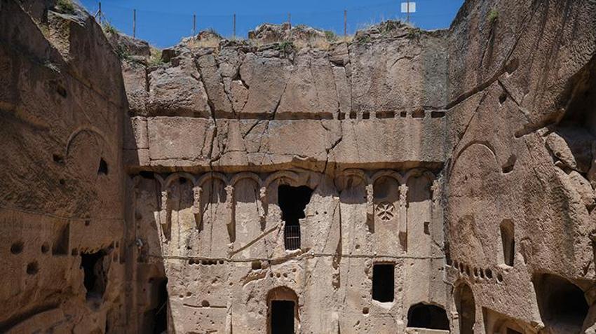 Güzelyurt’ta 1640 yıllık tarih: Manastır vadisi geçmişe kapı aralıyor