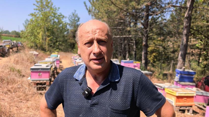 Bursa'da babasının hastalığı için başladı: 51 yıllık mesleği oldu! 60 kovan, 1 milyon 200 bin işçi arı onun için çalışıyor
