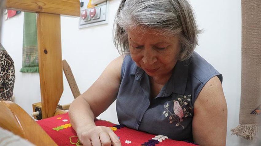 Ana kız aynı tezgahta buluştu: Tekirdağ'ın Karacakılavuz dokuma geleneği geleceğe taşınıyor!