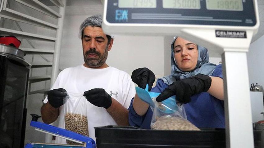 Gaziantep'te kadın girişimci hobisini mesleğe dönüştürdü! Yöresel yemekler yapıp 3 kızını üniversitede okutuyor