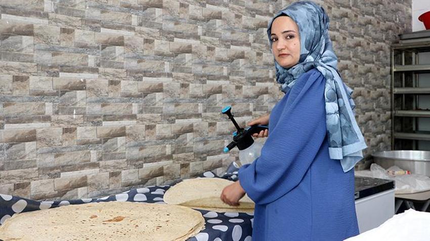 Gaziantep'te kadın girişimci hobisini mesleğe dönüştürdü! Yöresel yemekler yapıp 3 kızını üniversitede okutuyor