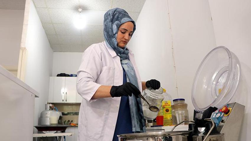 Gaziantep'te kadın girişimci hobisini mesleğe dönüştürdü! Yöresel yemekler yapıp 3 kızını üniversitede okutuyor