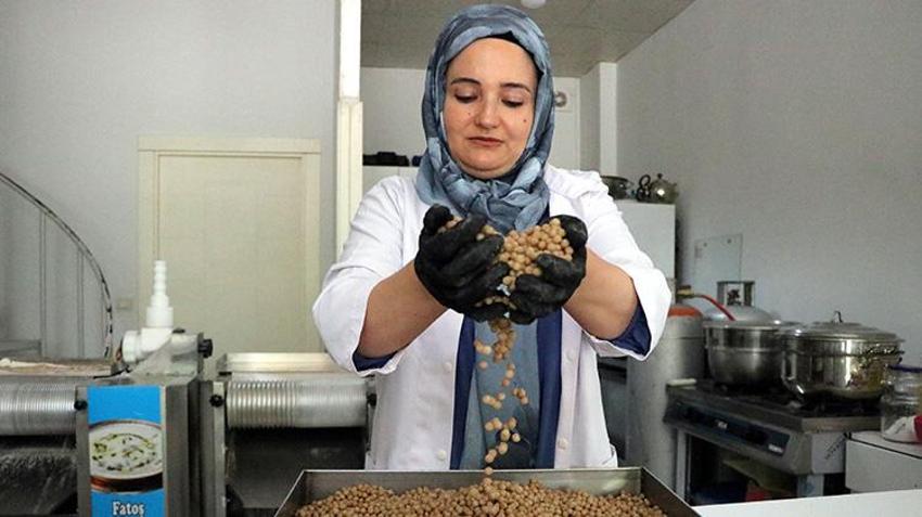 Gaziantep'te kadın girişimci hobisini mesleğe dönüştürdü! Yöresel yemekler yapıp 3 kızını üniversitede okutuyor