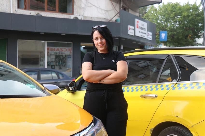 Erkeklere meydan okuyan kadın! Servis şoförlüğünün ardından taksi direksiyonuna geçti