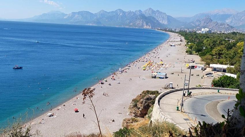 Antalya Körfezi'ndeki görüntüler şoke etmişti, müjdeli haber uzman isimden geldi: 2-3 gün etkili olacak