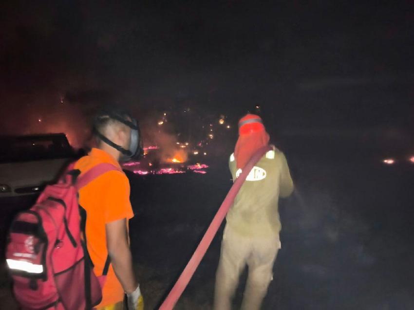 Fethiye alev alev! Evleri tehdit eden orman yangınında son durumu Muğla Valisi İdris Akbıyık açıkladı