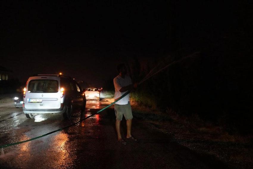 Fethiye alev alev! Evleri tehdit eden orman yangınında son durumu Muğla Valisi İdris Akbıyık açıkladı