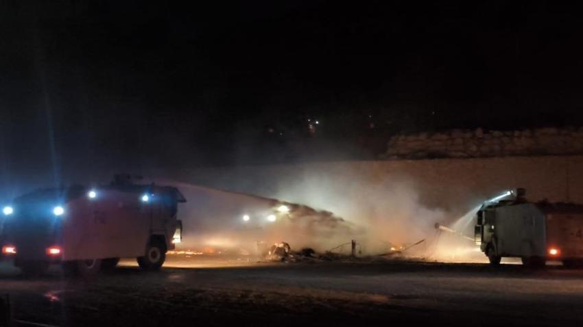 Antalya'da balıkçılar yangına uyandı: Tekneler alev topuna döndü