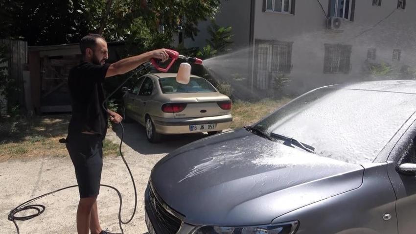 İyilik olsun diye araç yıkıyor: Yaşlı bir adamın sorduğu soru hayatını değiştirdi