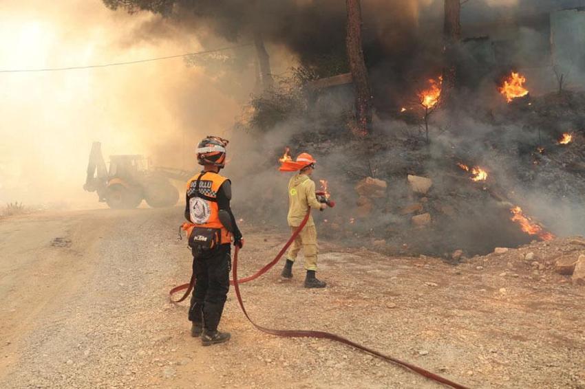 Seydikemer'de başlayan orman yangını Kaş'ta ormana sıçradı! Dünyaca ünlü Saklıkent kanyonu ziyaretçilere kapandı