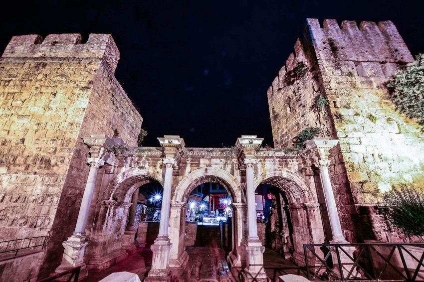 Turizmin başkenti Antalya'ya gelmek için 365 neden var! Her gün, her mevsim başka bir deneyim