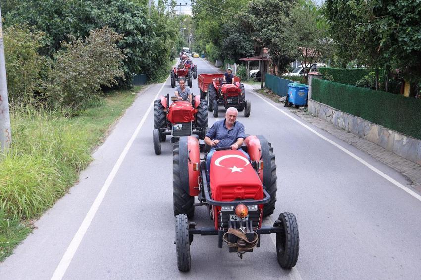 Kartepe Armut Şenliği! Tarımsal değerler ve yöresel lezzetler vatandaşlarla buluştu