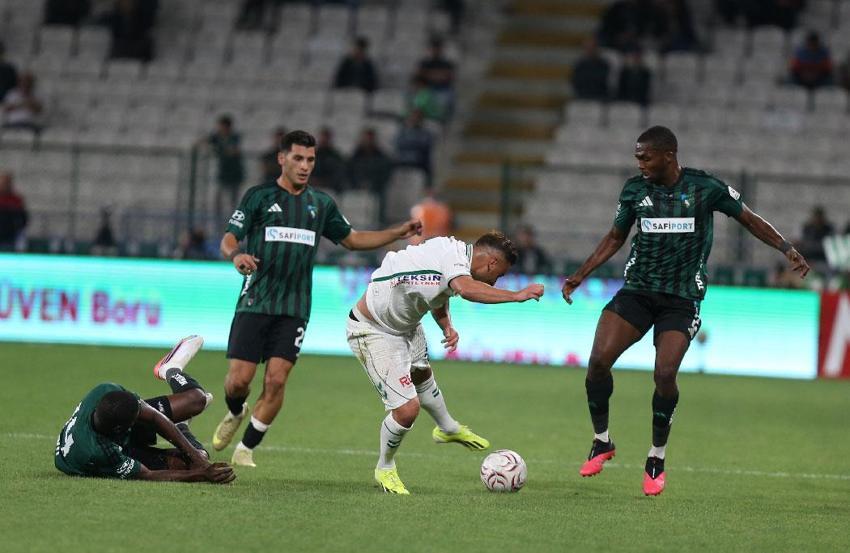 Konyaspor - Kocaelispor maçında açılış ev sahibinden kapanış misafirden