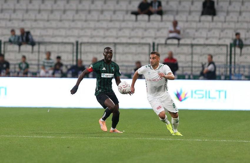 Konyaspor - Kocaelispor maçında açılış ev sahibinden kapanış misafirden