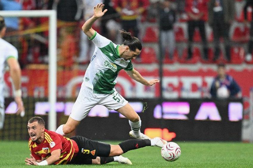 Kayserispor - Bursaspor maçında 3 puan 2 golle geldi!